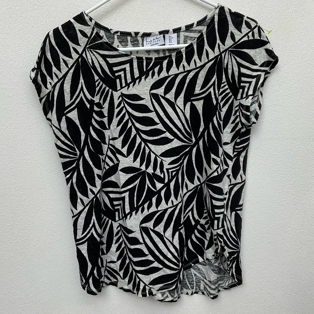 Nicole Miller 100% Linen Black, Cream Leaf Print Short Sleeve Top Size Large